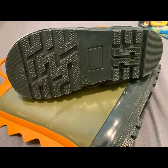 New Size 8 Dragon Rain Boots - Picture 4 of 4